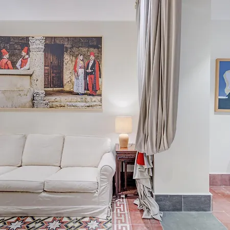 Right House - Stampace Historic Centre דירה קליארי